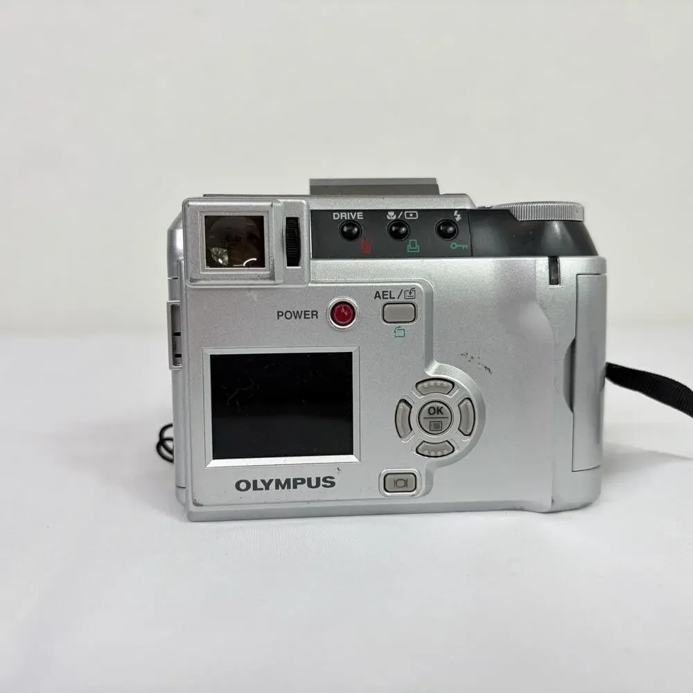 Olympus Camedia Digital Camera C-700 Ultra Zoom 10X optical Zoom photography